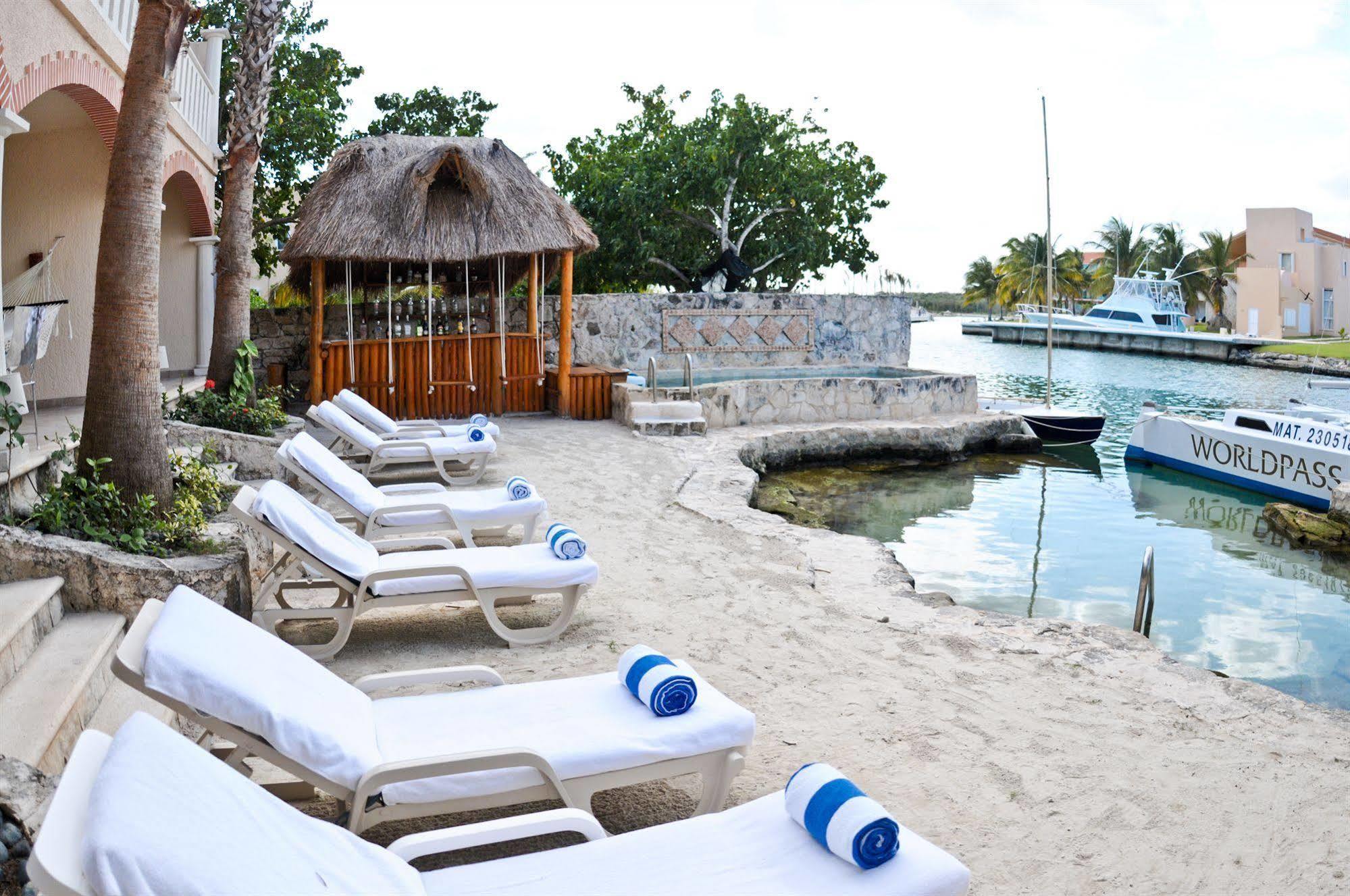 Hotel Chez Waffle Puerto Aventuras